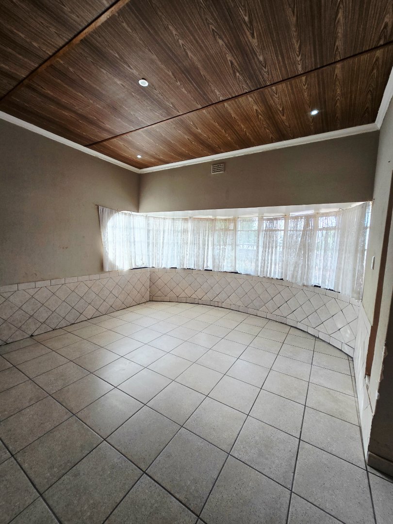 5 Bedroom Property for Sale in Elandia North West